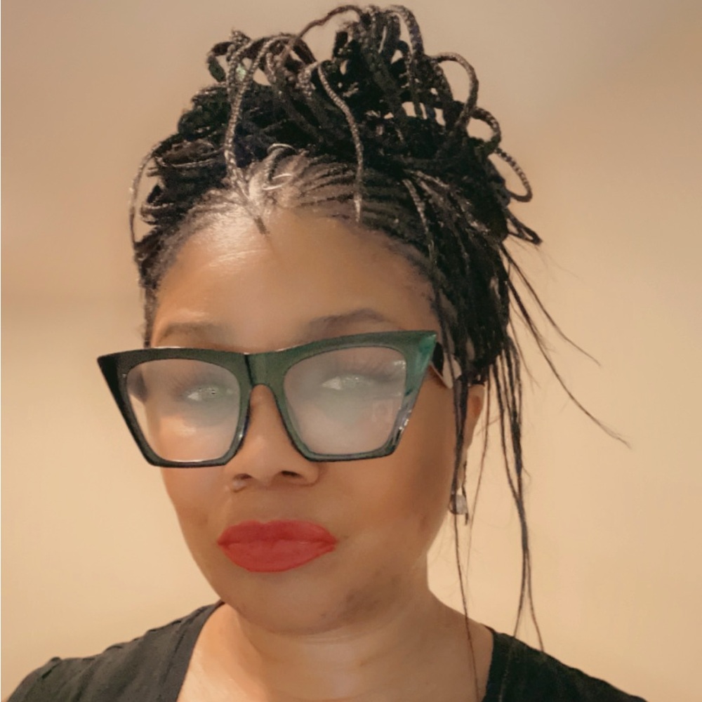 Meet your Posher, Melinda